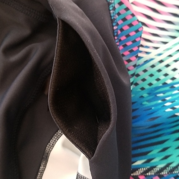 XERSION womens cropped geometric print legging with key pocket - Picture 7 of 7